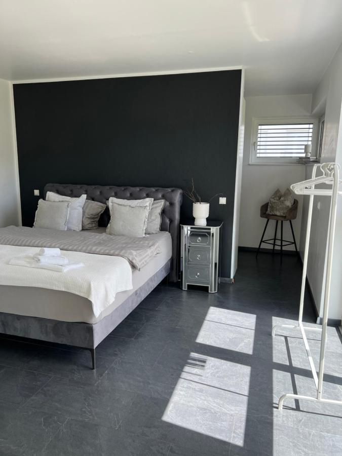 Luxus Messe Villa *